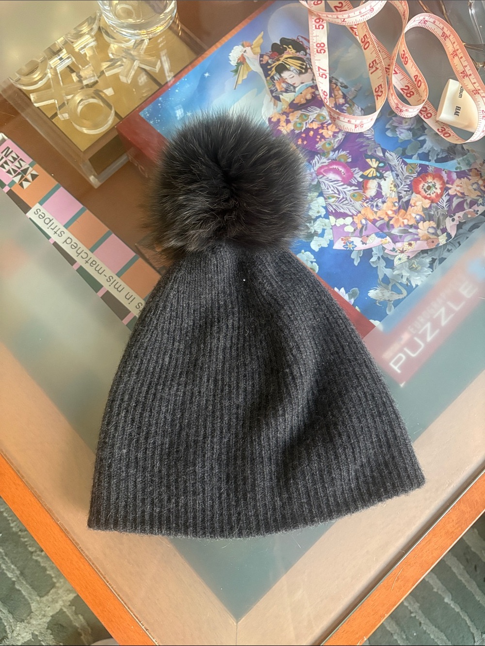100% cashmere Saks Fifth Avenue Grey Ribbed Beanie